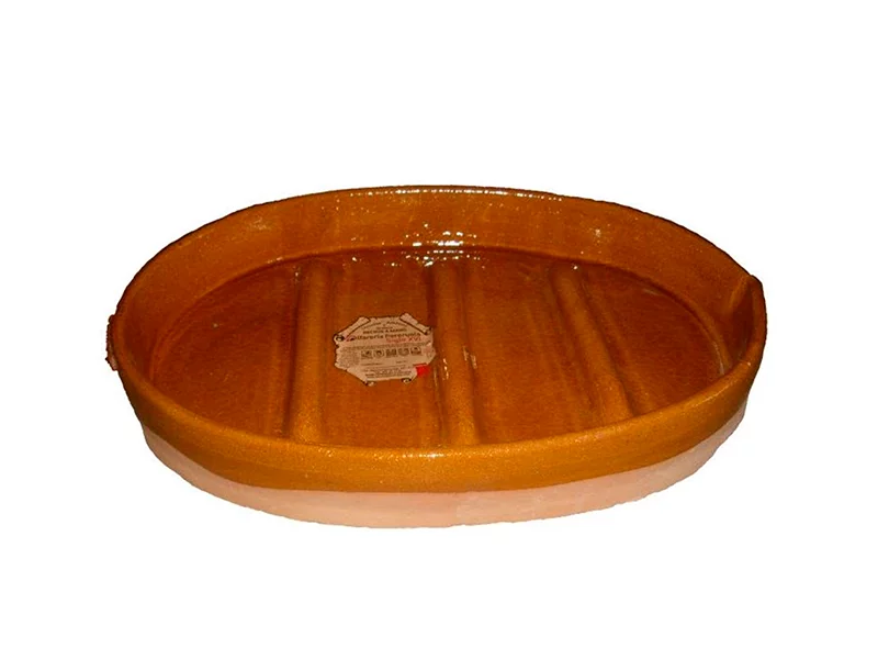 ASADOR OVALADO DE ESTRIAS DE BARRO