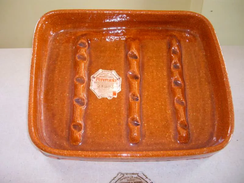 ASADOR RECTANGULAR ESTRIAS DE BARRO