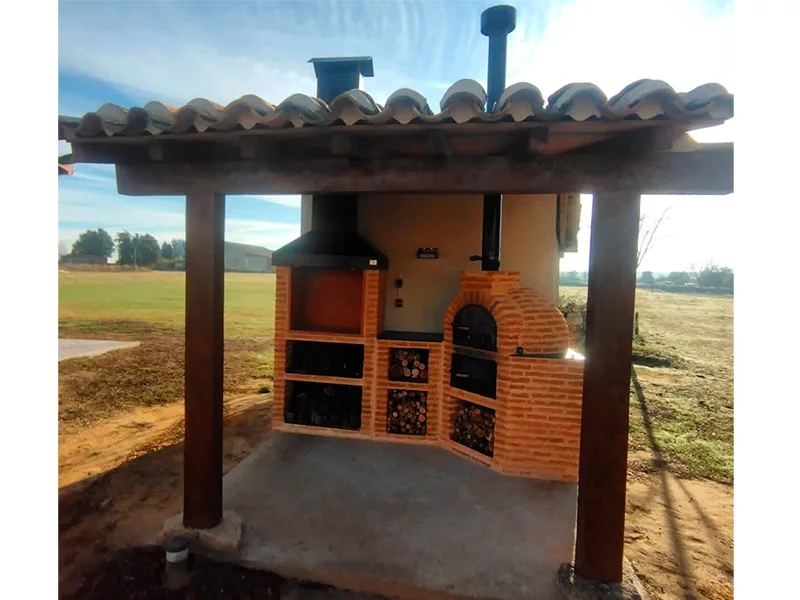 CONJUNTO EN ROMANICO MUDEJAR AL EXTERIOR